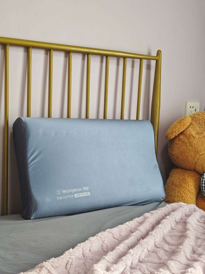 坦白局｜睡觉流口水 + 油皮猫，终于挖到能机洗的本命护颈枕！