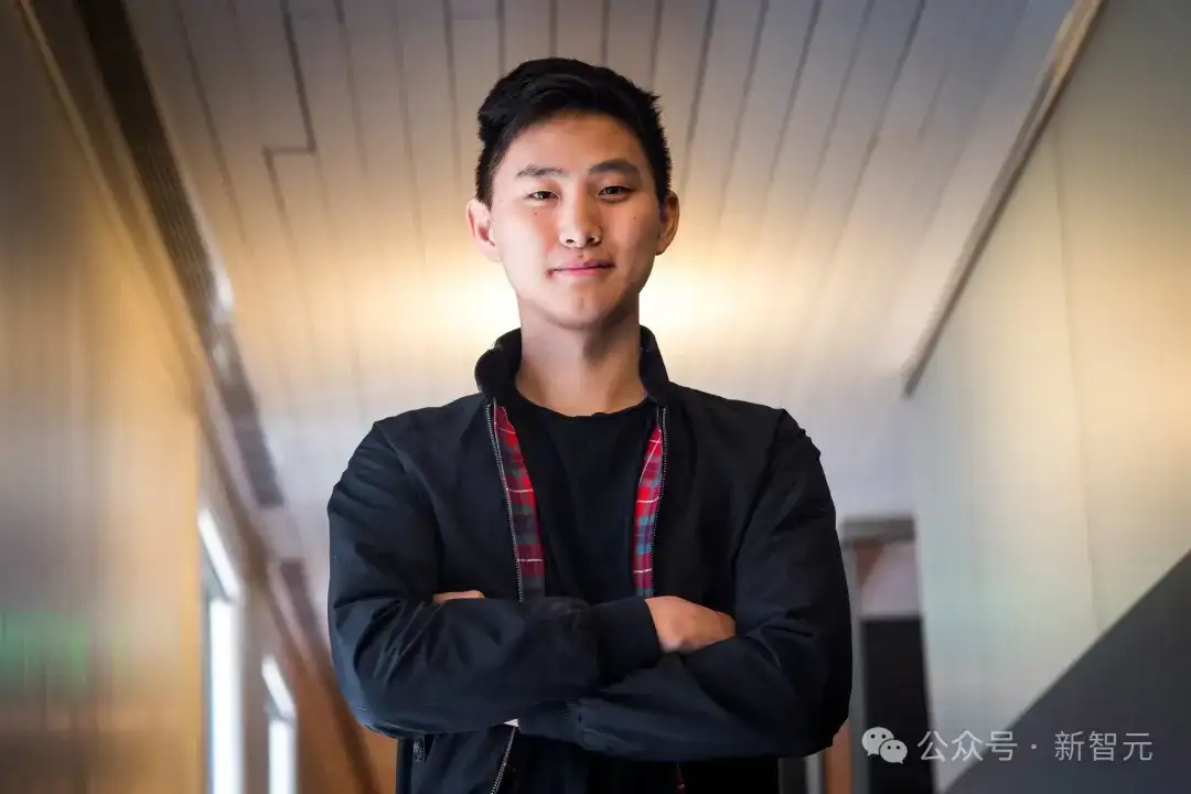 苹果密谋300亿美元天价收购Perplexity，小扎狂挖印度裔CEO！