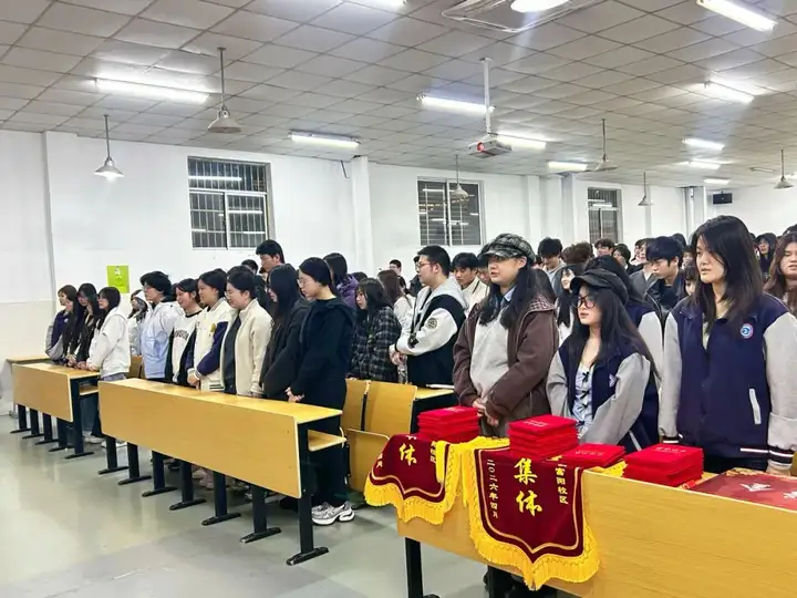 【活力校园】乐育五色铸根基 表彰先进启新程 | 富阳校区春季开学典礼暨表彰大会(图3)