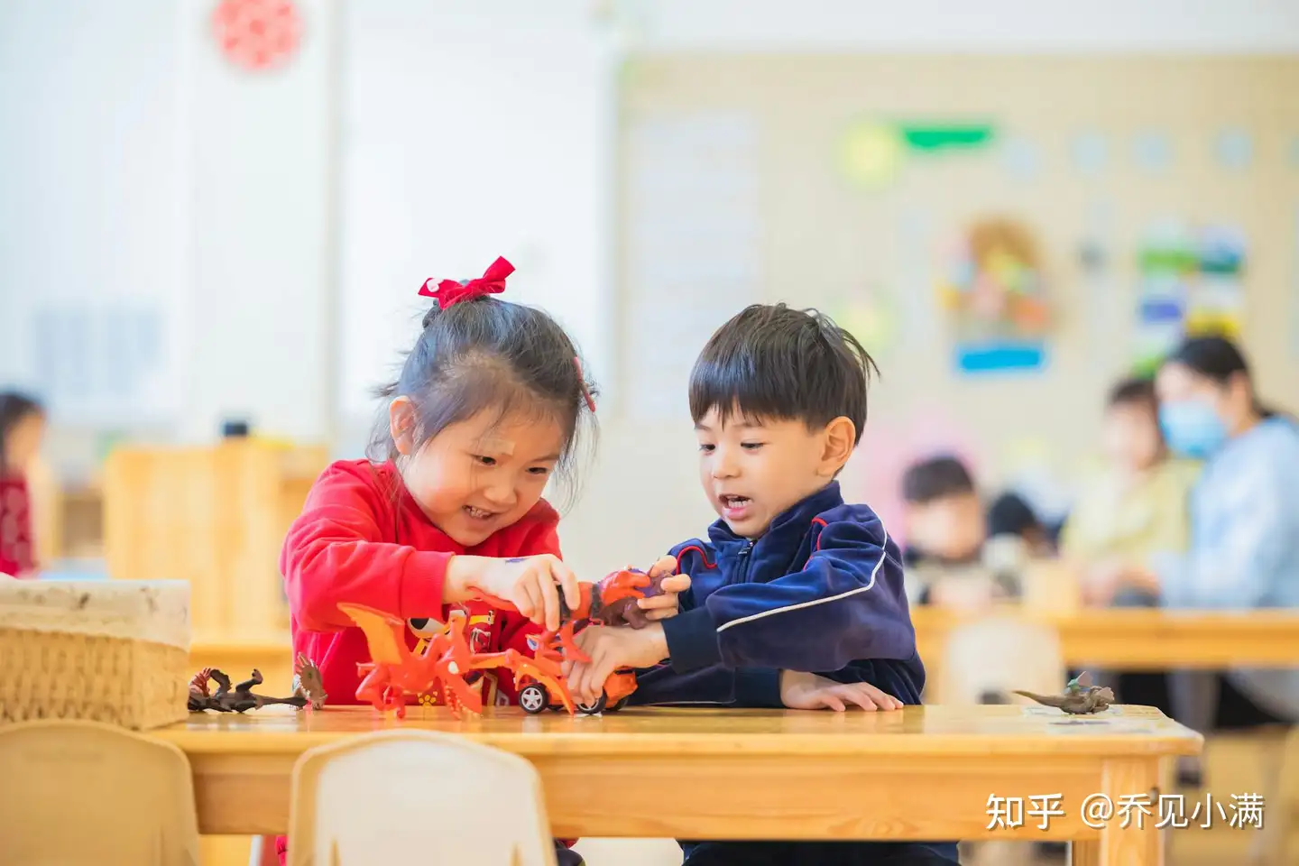 儿子四年级，我让他退掉了所有补习班，朋友说我躺平了，我错了吗？