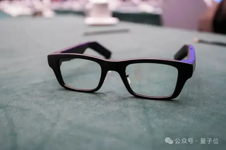 国产AI眼镜现状，这里有份沙龙实录｜量子位AI沙龙