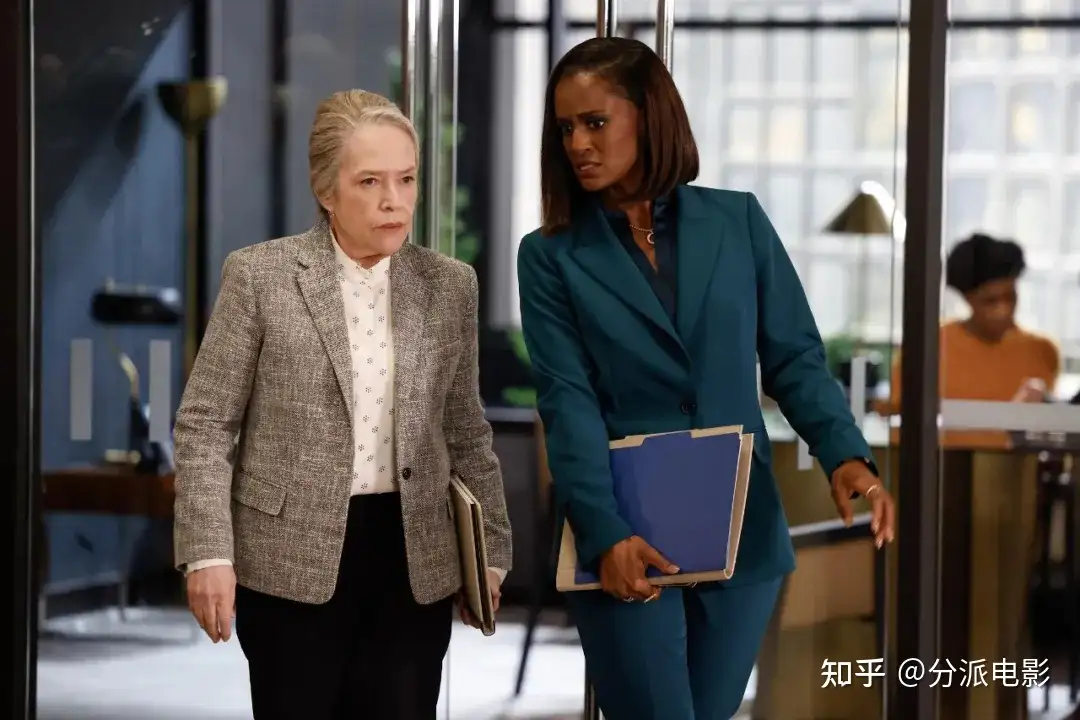《老练律师第二季》爆款预定！奥斯卡影后演富婆卧底，演技封神