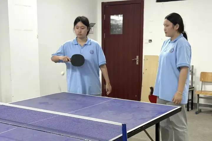 浙江省广播电视中等专业学校塘栖校区第三届乒乓球比赛圆满落幕(图6) 浙江省广播电视中等专业学校塘栖校区第三届乒乓球比赛圆满落幕(图6)