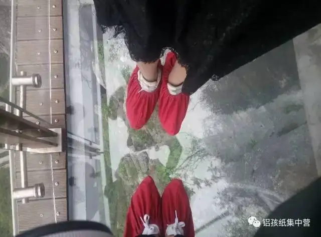 两个人从广东广州到湖南旅游要花多少钱？
