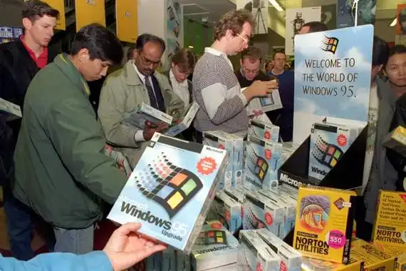 微软高管承诺将改善 Windows 系统可靠性以重建用户信任，你认为微软将如何实现此目标？