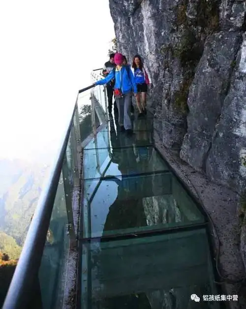 两个人从广东广州到湖南旅游要花多少钱？