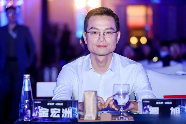 AI 合同大模型，正式进入