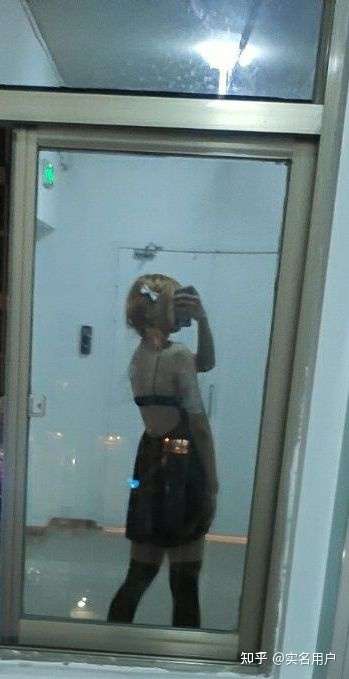 如果你是女装大佬在参加漫展的时候突然想去厕所那你选择男厕还是女厕