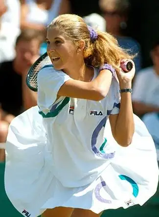 谁能讲一下前南著名网球运动员塞莱斯呢万分感谢