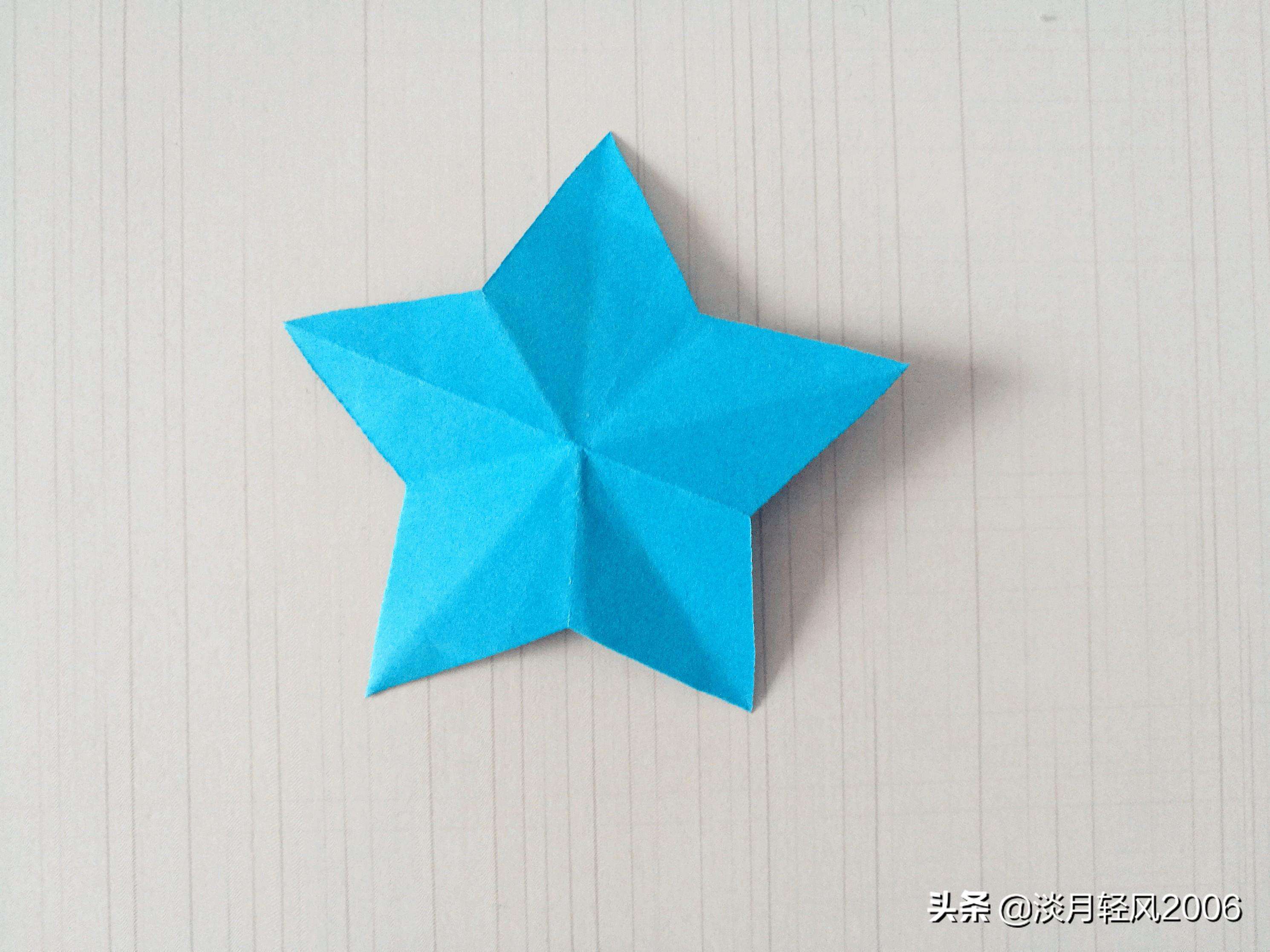 怎样用长条纸折五角星（五角星的折法剪纸）