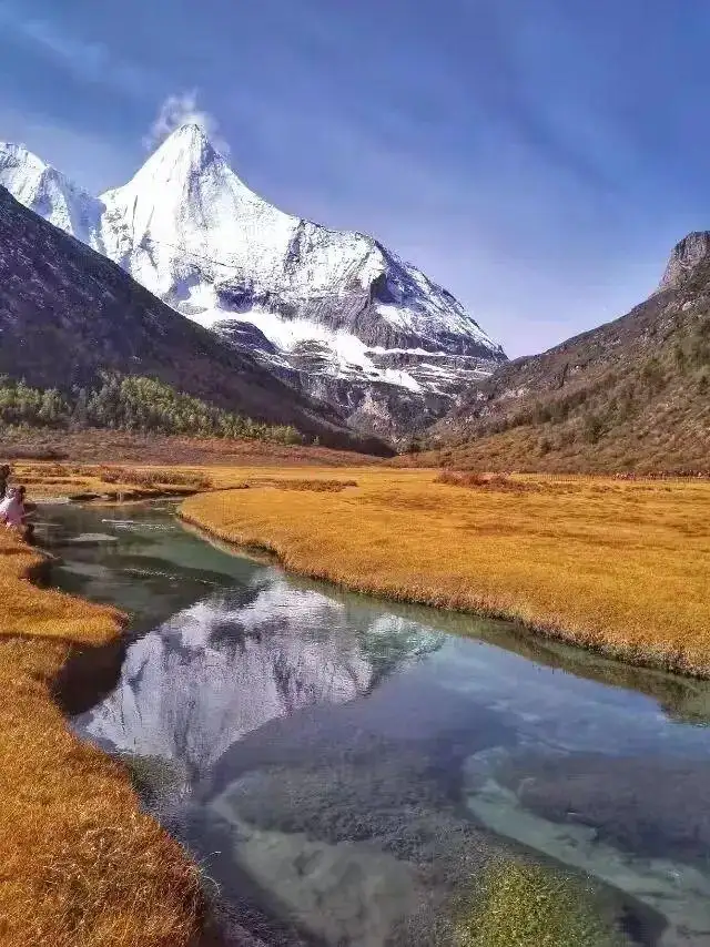 稻城亚丁几月份去最好（稻城亚丁旅游攻略）