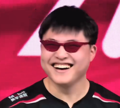 《英雄联盟》电竞史上最经典的镜头有哪些？