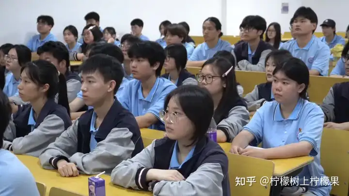 【红色校园】青春报国守初心 砥砺奋进新征程 | 2025-2026学年学员入团仪式(图5)