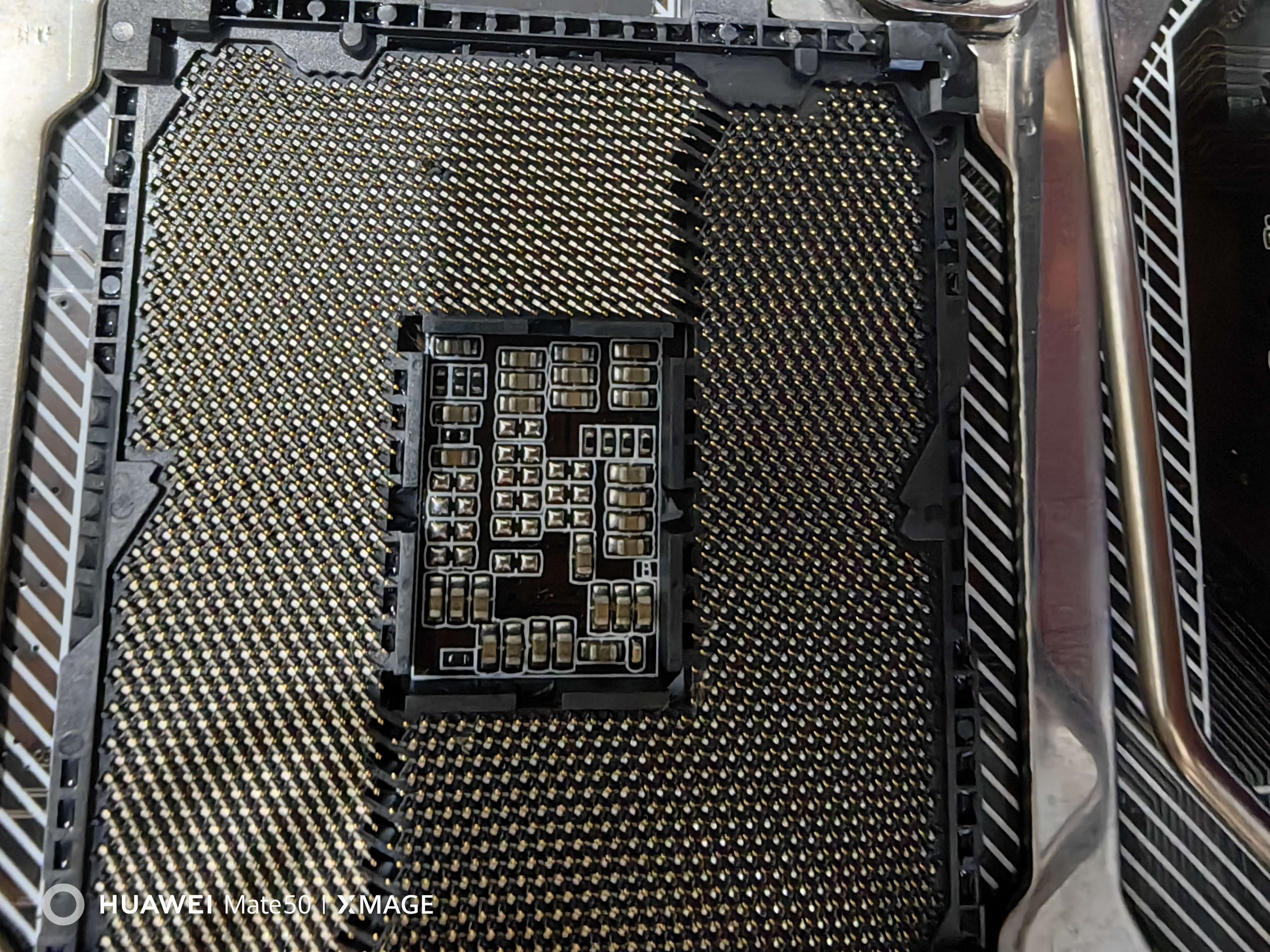 图片[1]-水洗电脑主板后，发现主板CPU卡槽针脚坏了一个-墨铺