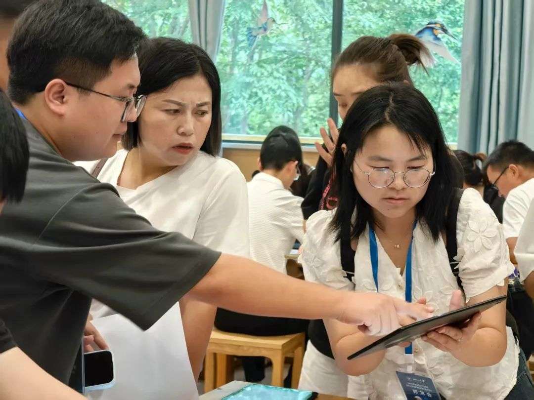 从“听讲”到“体验”——海曙小学人工智能赋能课堂“全攻略”