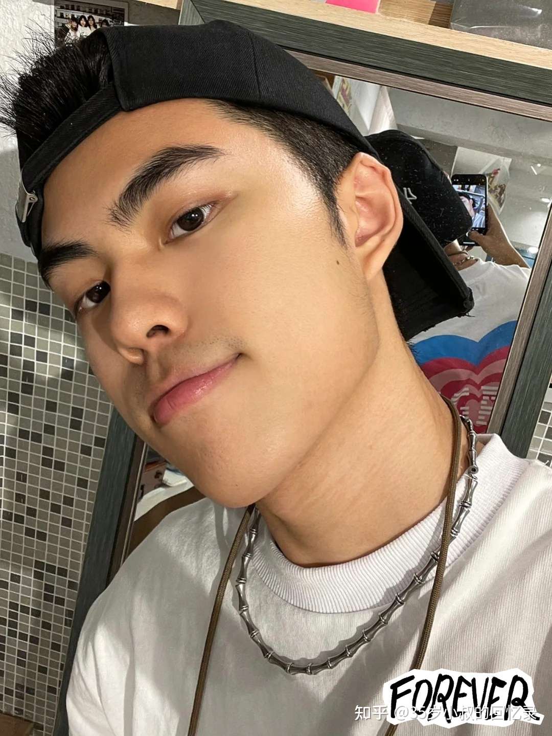 35岁小叔的回忆录 的想法: 有喜欢这种浓眉大眼的帅哥吗,年轻有活力