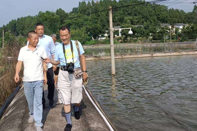 “但爱鲈鱼美” 岂知渔人累 ——四川简阳和祥家庭农场主何永红