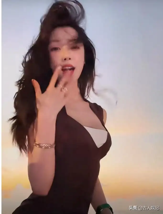 胡彦斌易梦玲海边拥吻恋情曝光插图9