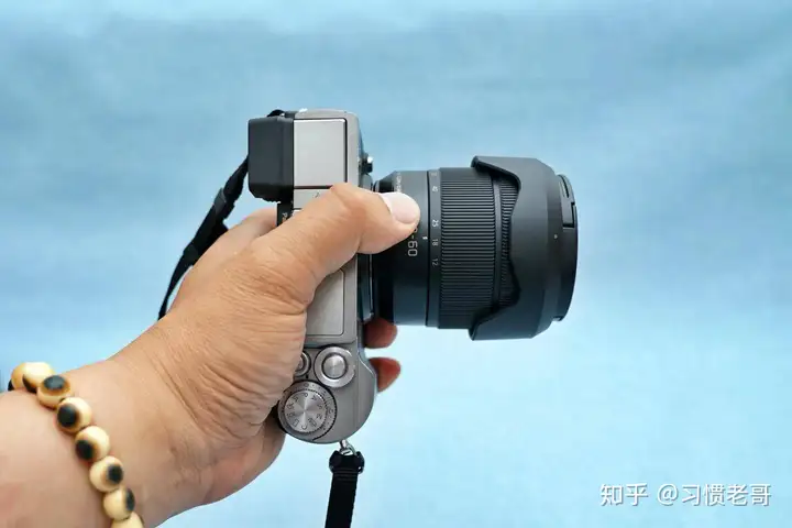 Panasonic收購鏡頭