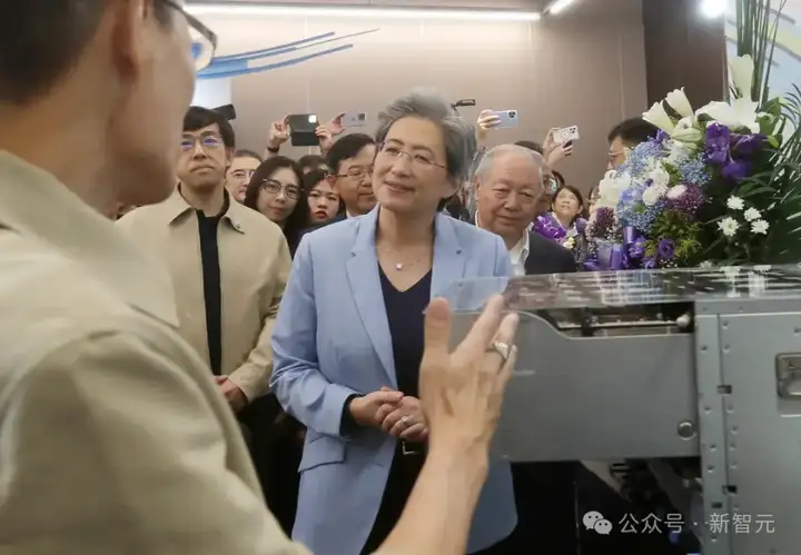 苏妈击溃英特尔再战英伟达，十年逆袭市值飙至1600亿！AMD怪兽完爆4090 7.3倍