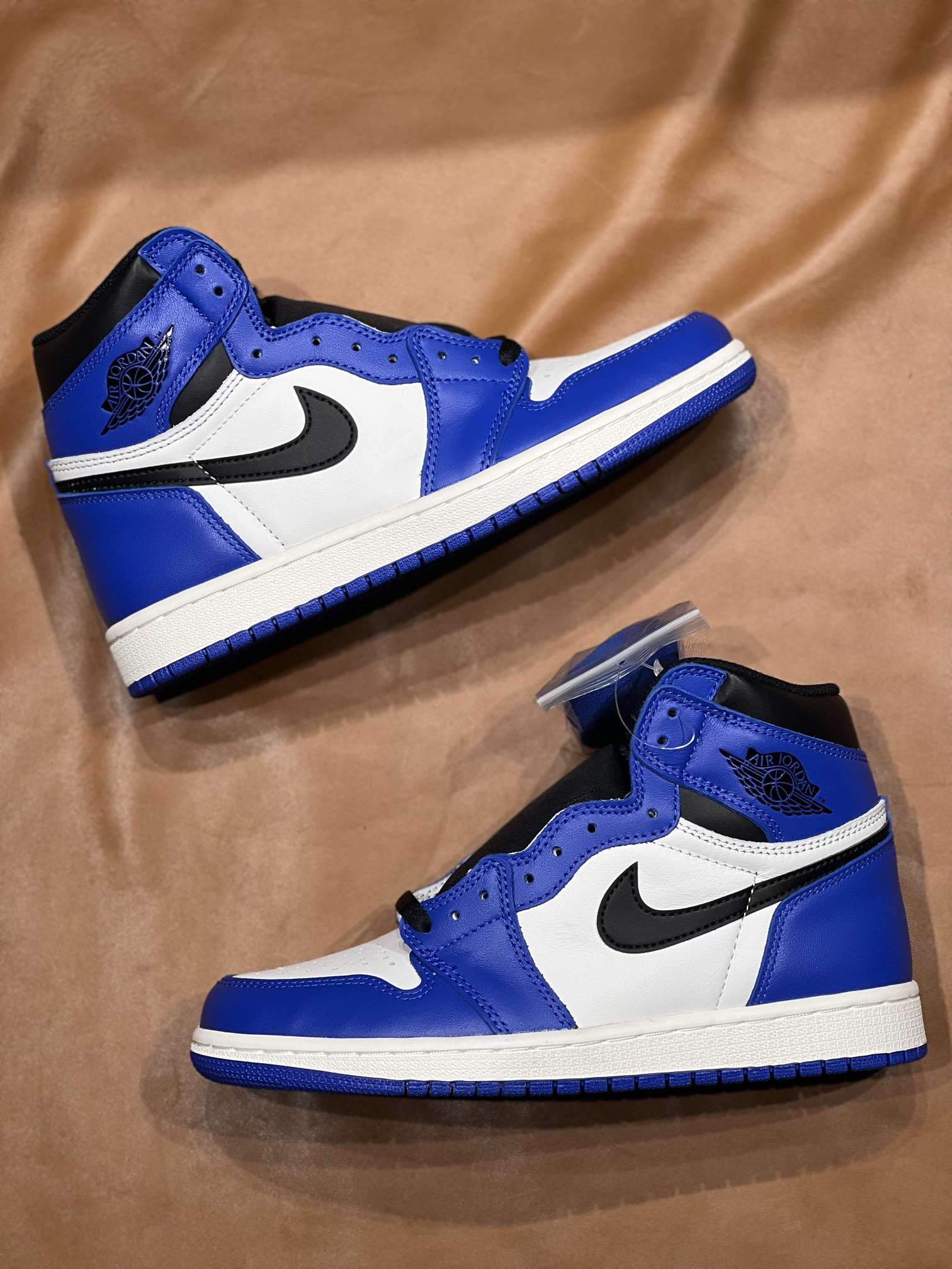 信niceballc 的想法: 四季百搭鞋款 辨识度很高 air jordan 1 r