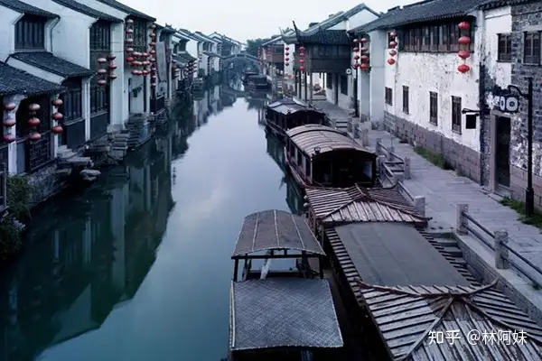 对于国际旅行，在线旅行社和实体旅行社哪个最好？(图1)