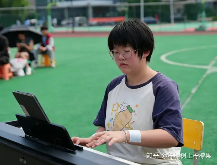 【活力校园】十八而志 向光而行 | 浙江省广播电视中等专业学校塘栖校区2026年高三成人礼圆满举行！(图8)