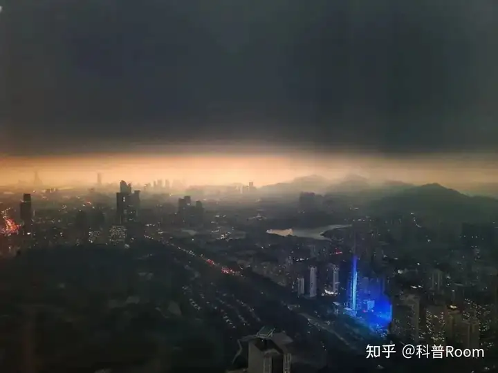 天空出现异象？