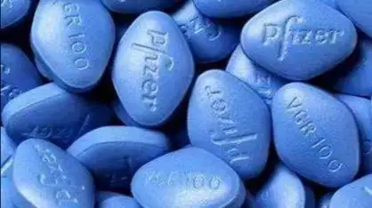 朋友在保健品公司上班,主要工作就是销售保健品,员工只收定金一两百