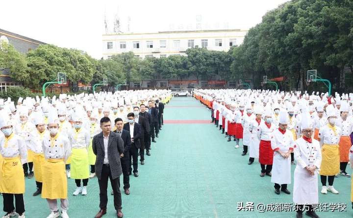 哪里学厨师技校？新东方烹饪学校报名官网