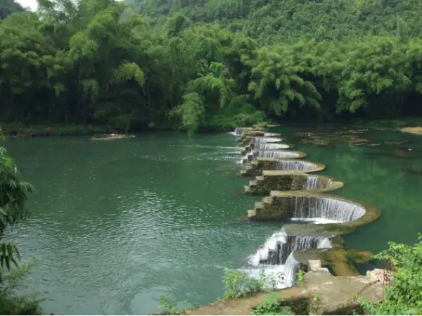 广西旅游必去十大景点排名（广西旅游攻略自由行路线推荐）