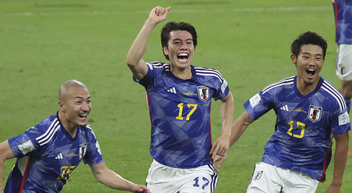 如何看待日本成为首个击败两支冠军球队的亚洲国家？这给中国男足带来哪些启示？
