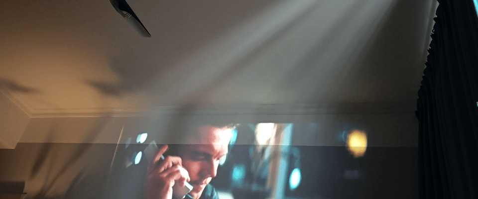 告别手动调画!哈趣Q1 Pro Max 650CVIA高亮巨幕,同价位LCD投影顶流