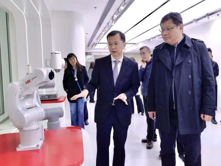 ABB机器人赋能中心正式揭牌，加速推动医疗行业自动化变革