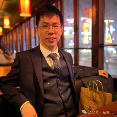 Grok 4作战图刷爆全网，80%华人横扫硅谷！清华上交校友领衔，95后站C位