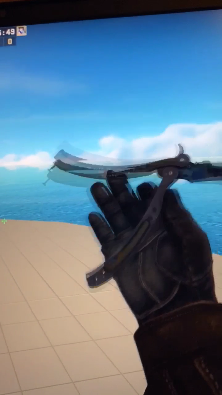 为什么我csgo蝴蝶切刀穿模