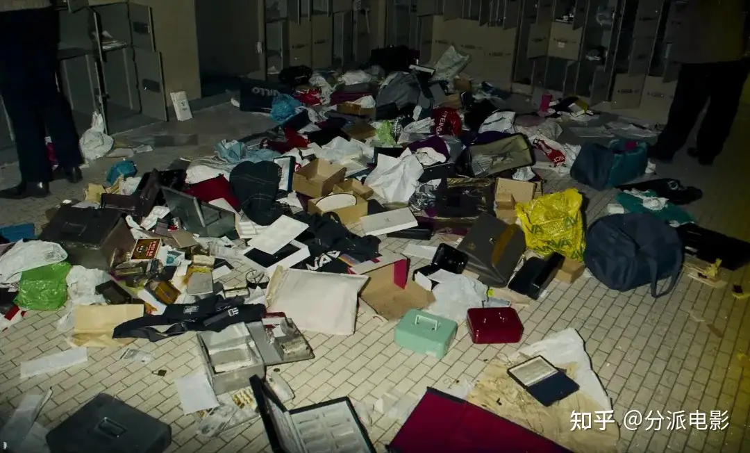 《不翼而飞:世纪大劫案》1亿美元钻石不翼而飞,真相大反转!