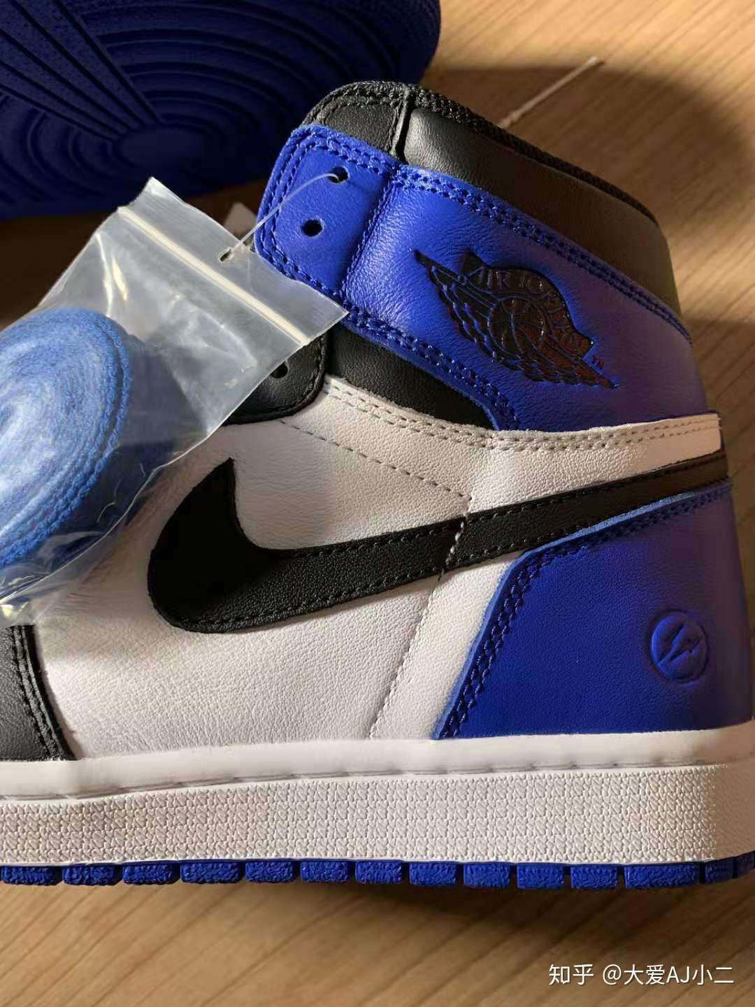 小的 的想法: #aj# 藤原浩大闪电 正品细节科普 教大家… - 知乎