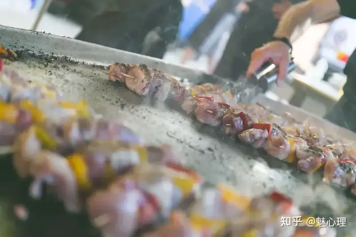重庆两家店铺外卖平台用鸭肉代替牛肉，被罚款千元，为何鸭肉频繁被用来代替其他肉类？
