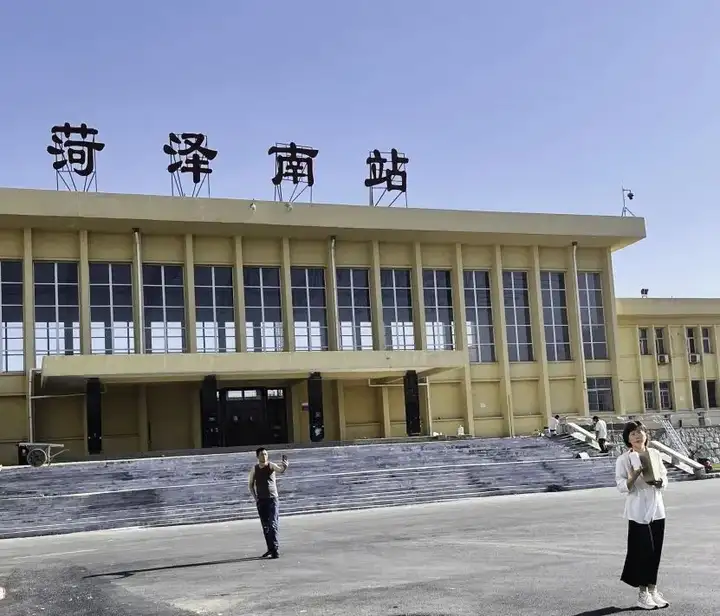 爆款AI视频越来越多，但本质我觉得跟炒股没区别。