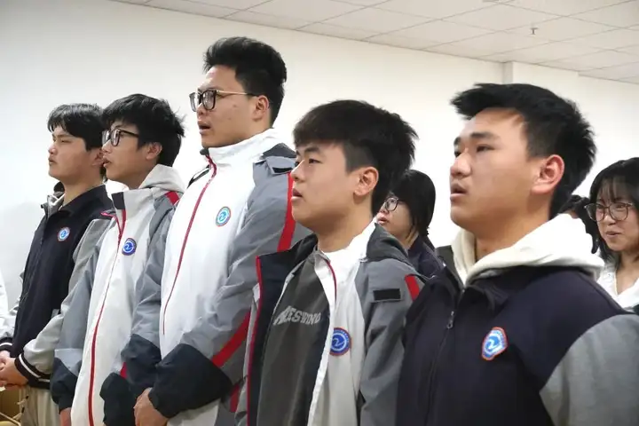 【紅色校園】信念如磐礪初心 青春揚(yáng)帆擔(dān)使命 | 塘棲校區(qū)團(tuán)課順利結(jié)業(yè)!(圖3) 【紅色校園】信念如磐礪初心 青春揚(yáng)帆擔(dān)使命 | 塘棲校區(qū)團(tuán)課順利結(jié)業(yè)!(圖3)