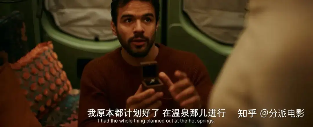 《鬼上车》简单直白,生猛恐怖,氛围感拉满