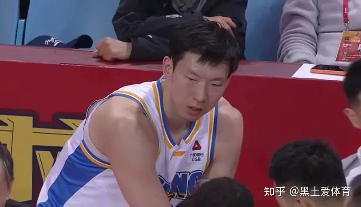 周琦刚出道时罚球命中率74%，现在罚球命中率47%，他的技术是怎么练的，为什么投篮能力退步这么大？