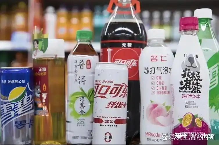 26 岁女子几乎不喝白开水，一天五杯奶茶咖啡，骨量流失严重致骨质疏松，奶茶咖啡「伤骨」的原因是什么？