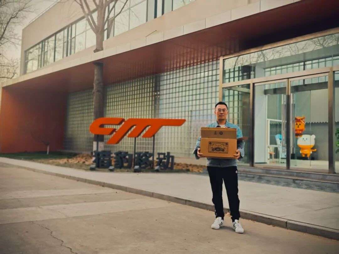 揭秘 Claude Code 榜一大哥：一个 AI 创业者如何把工具用到极致｜对话刘小排