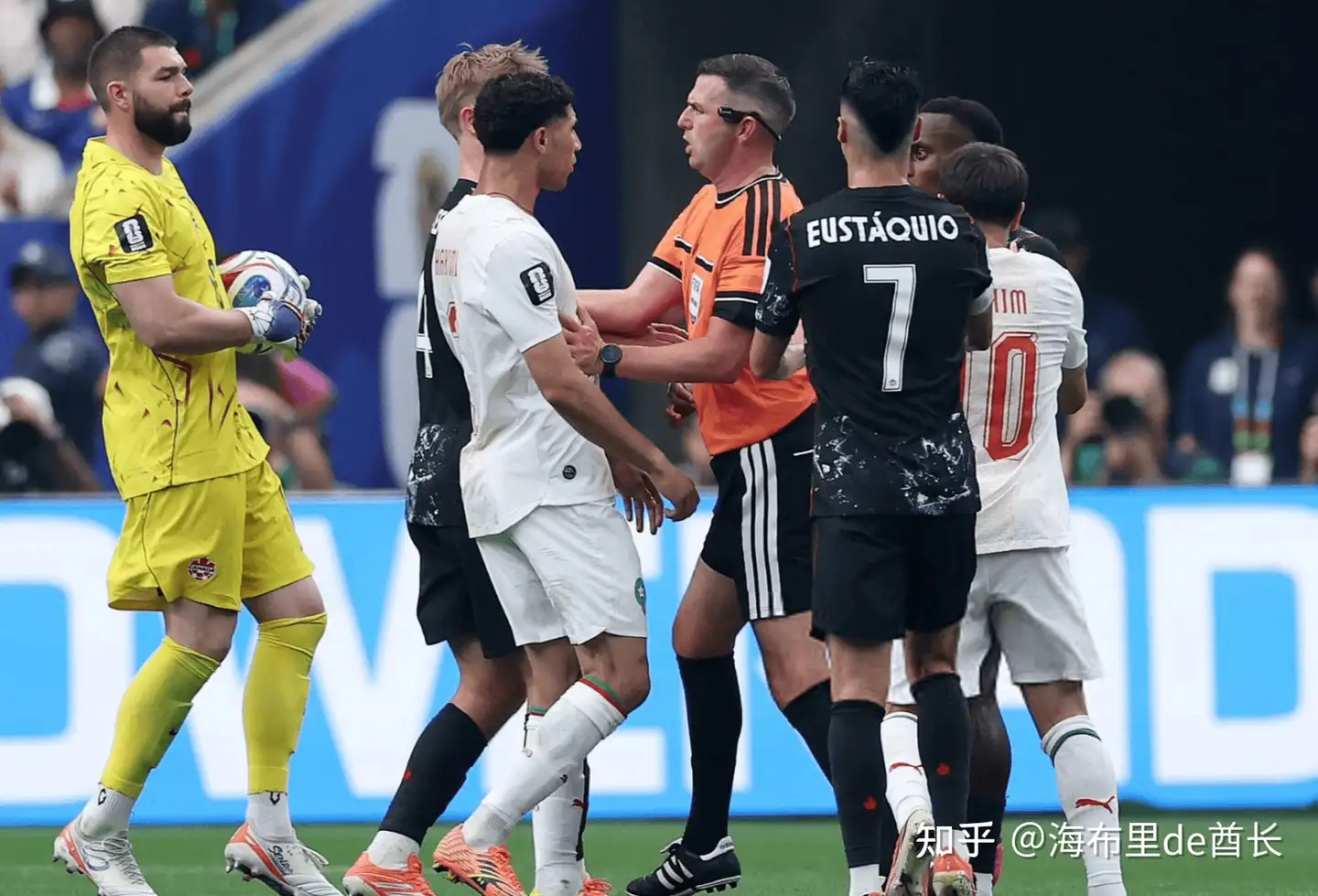 世界杯 1/8 决赛，摩洛哥 3-0 加拿大，乌纳希双响迪亚斯两助，如何评价本场比赛？
