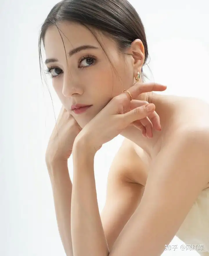 新版妲己是俄罗斯美女娜然，纯真又有妖气，你喜欢吗 Facebook-第7张