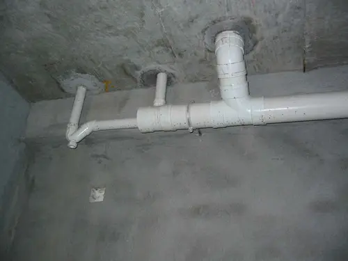 怎样解决建筑地下室的污水排放问题？