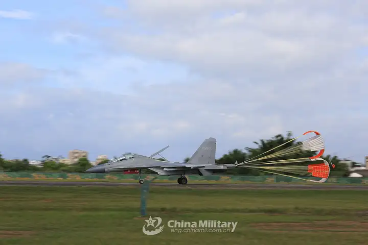 为什么J-15/16不沿用J-11加字母的编号呢？