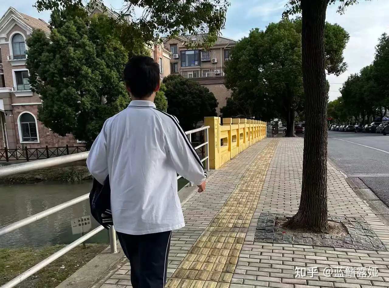为什么现在的孩子越来越容易厌学、躺平，是家庭教育出了问题吗？